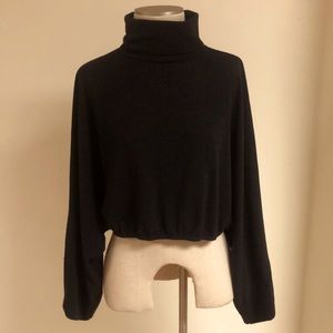 Turtleneck Bell-Sleeve Sweater w/ cropped elastic waistband. Forever 21. 1X.